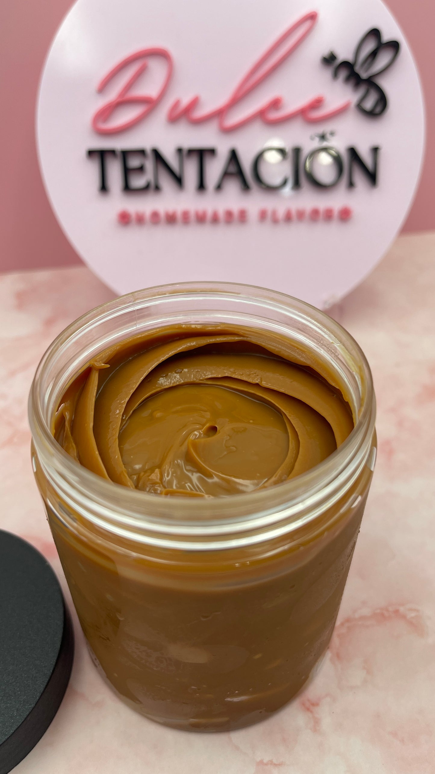 HOMEMADE FLAVOR COMBO (Panetela húmeda de vainilla 100% Casera🌟 + Dulce de leche Jar)